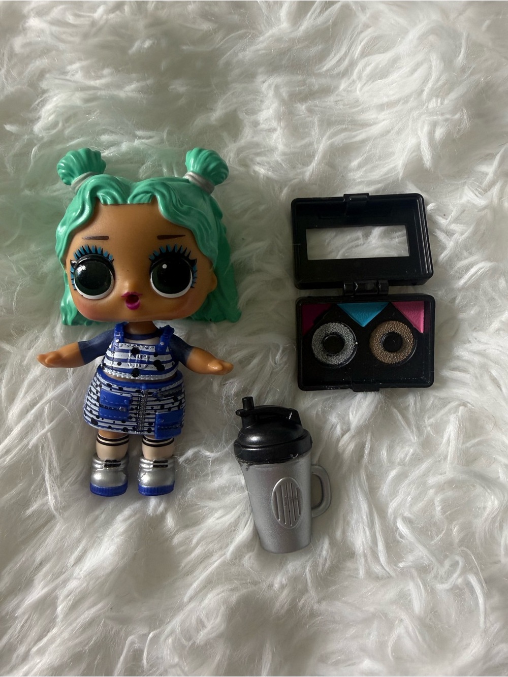LOL Surprise Dolls Movie Magic Makeover Artist